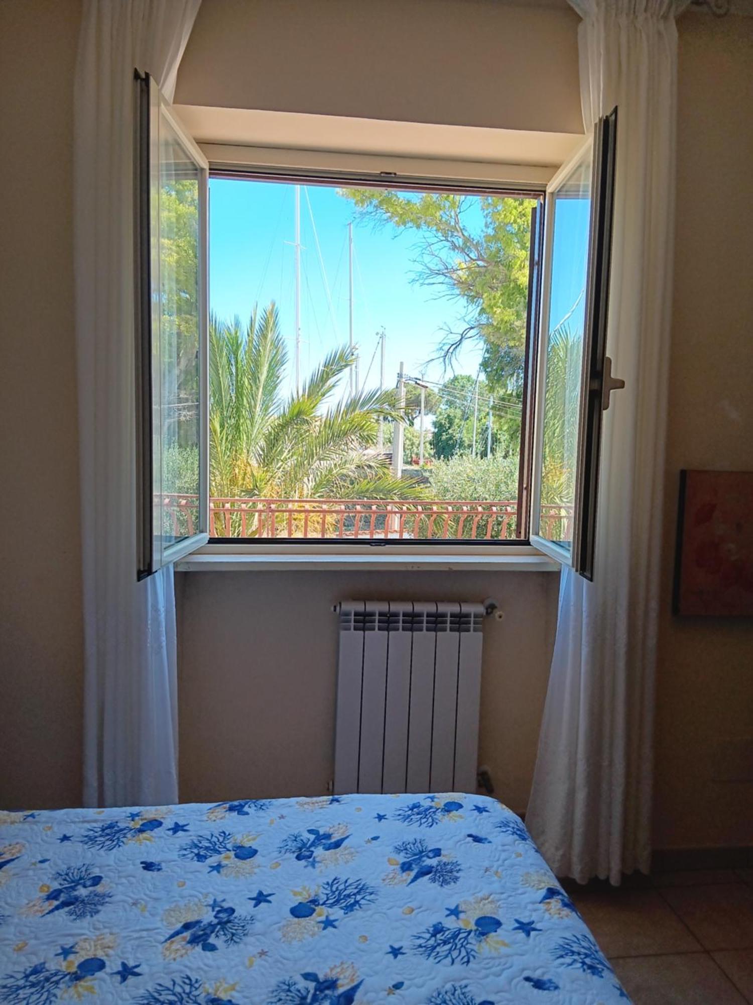 La Vue Maison 1 Piano No Lift Con Terrazzo Фиумичино Стая снимка